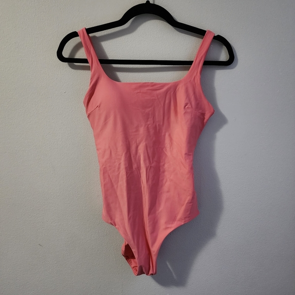 lululemon athletica Other - Lululemon Waterside Square-Neck One-Piece Swimsuit *B/C Cup Size 6